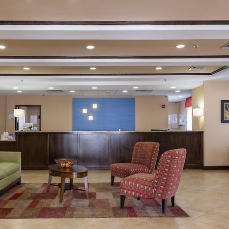Holiday Inn Express Hartford-Newington By Ihg Екстер'єр фото