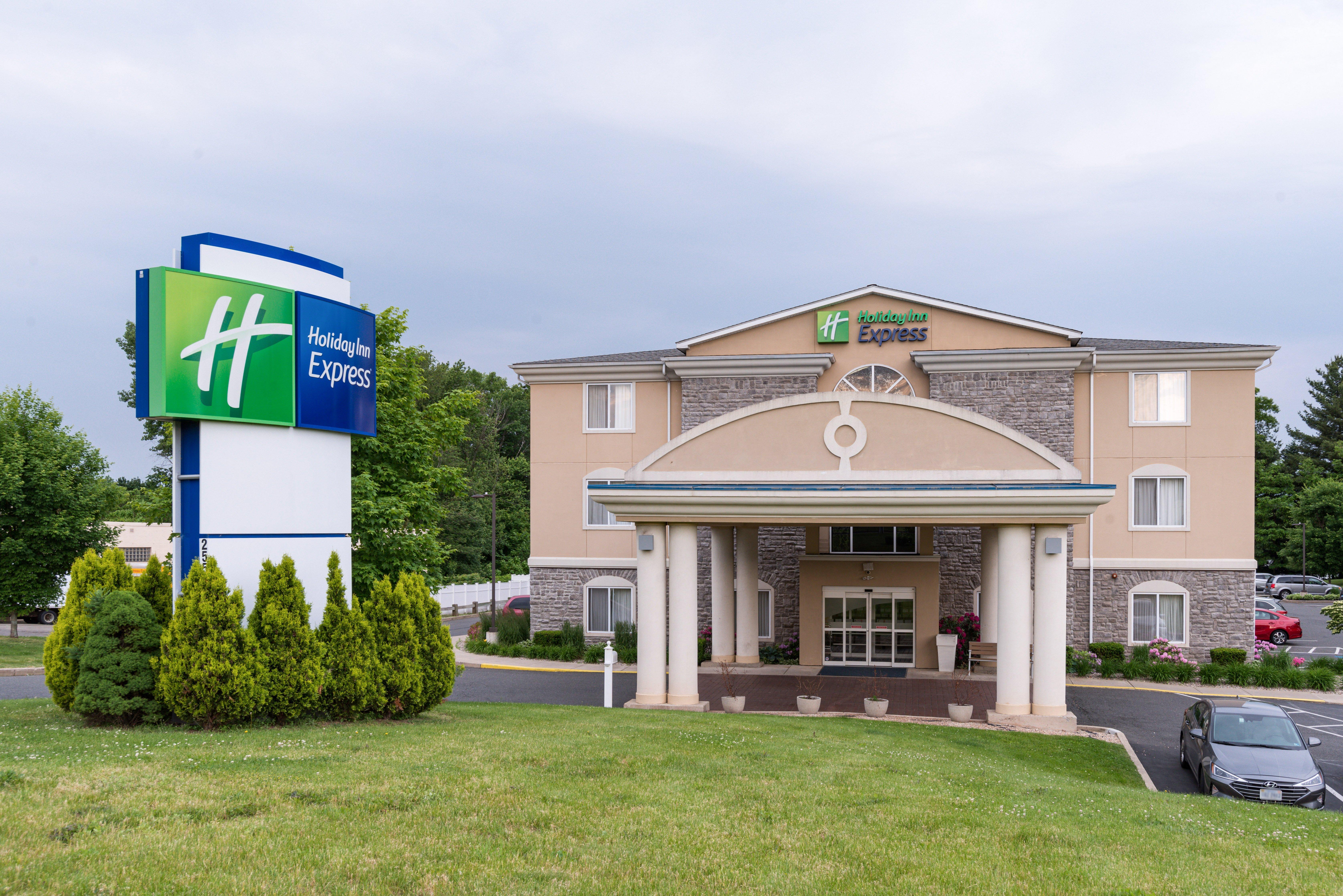 Holiday Inn Express Hartford-Newington By Ihg Екстер'єр фото