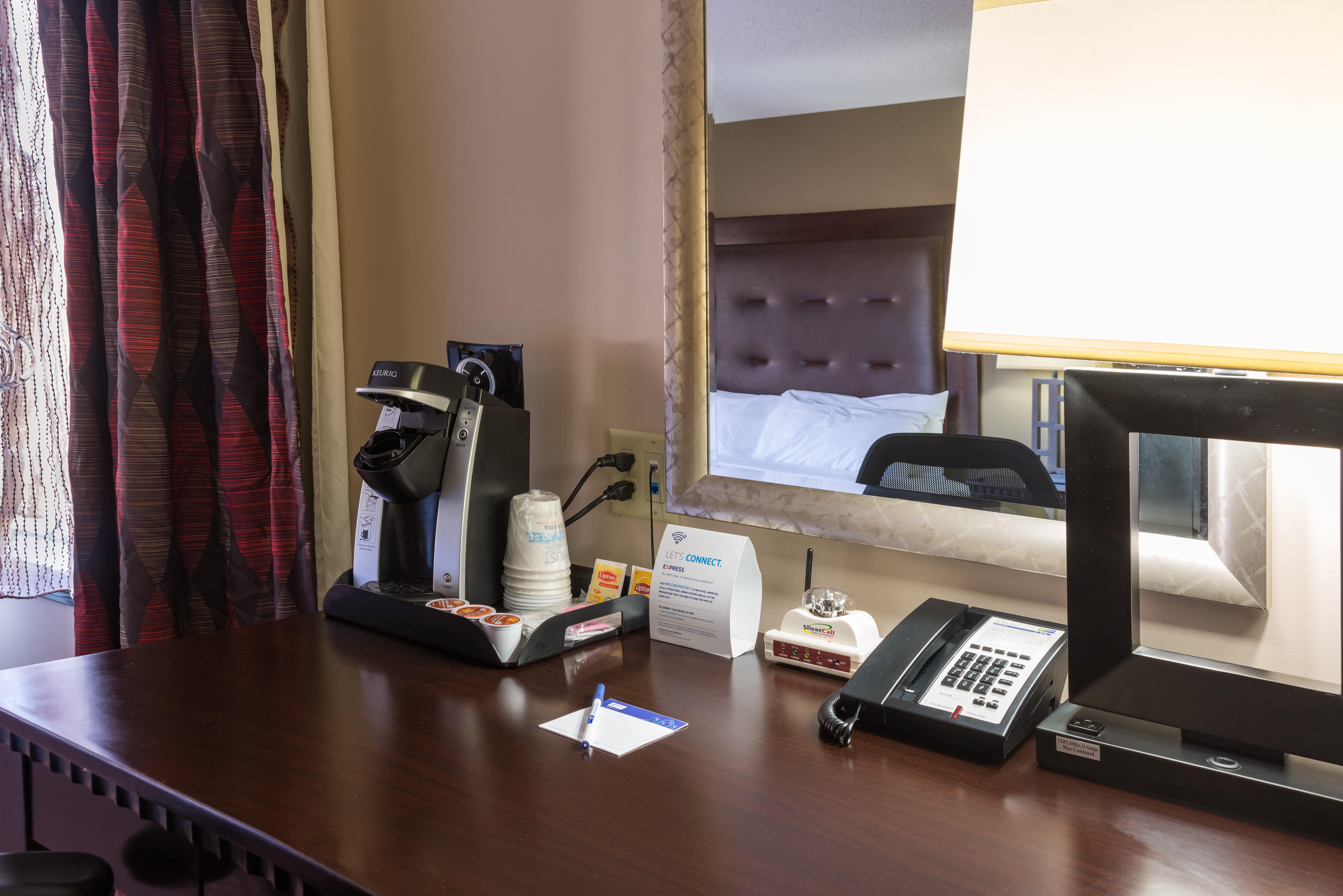 Holiday Inn Express Hartford-Newington By Ihg Екстер'єр фото