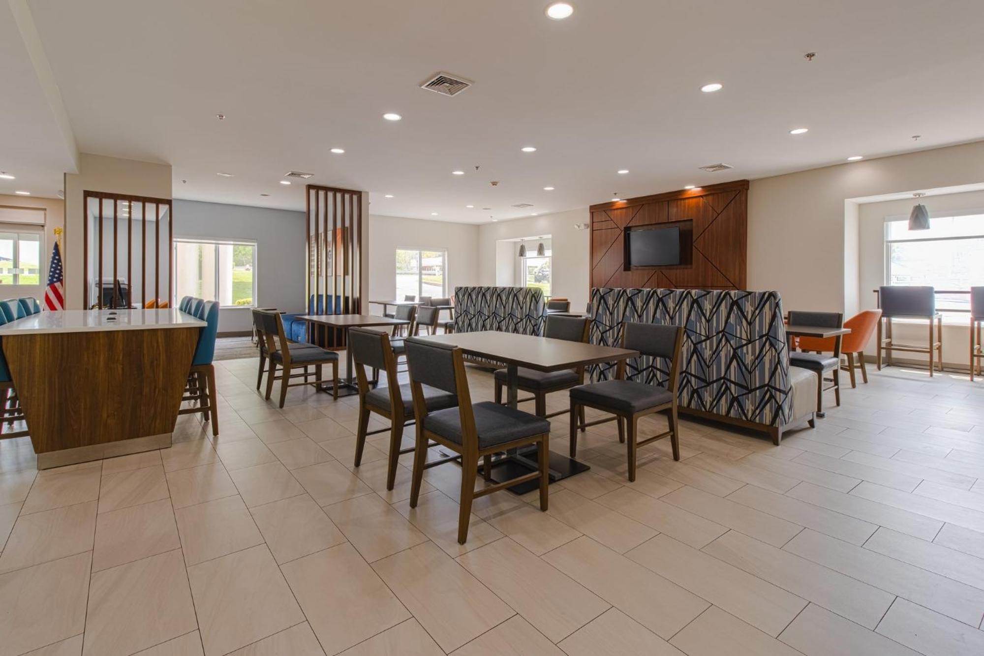 Holiday Inn Express Hartford-Newington By Ihg Екстер'єр фото