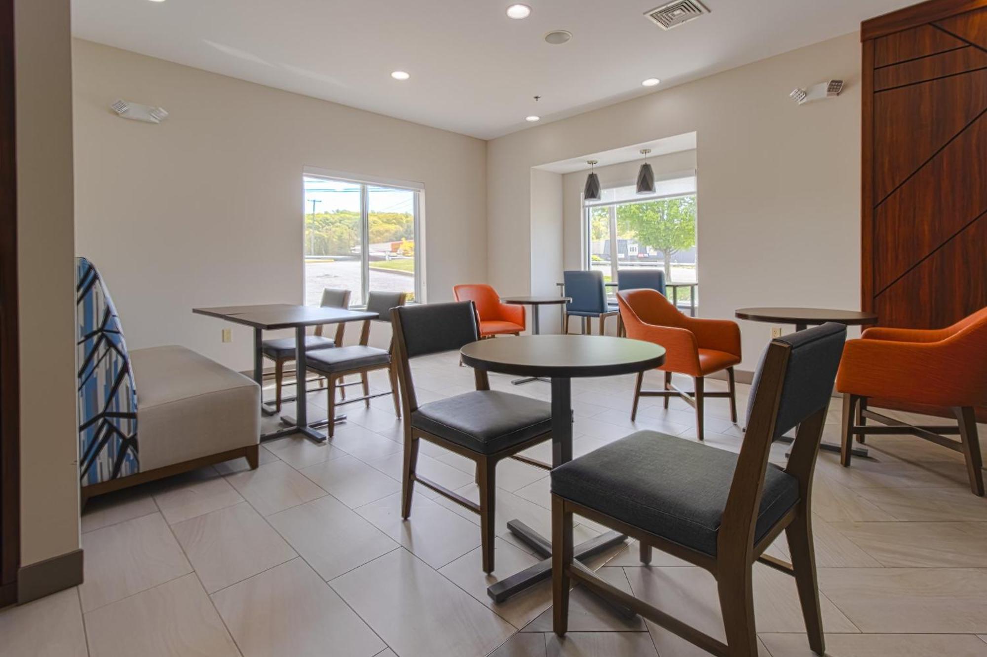 Holiday Inn Express Hartford-Newington By Ihg Екстер'єр фото