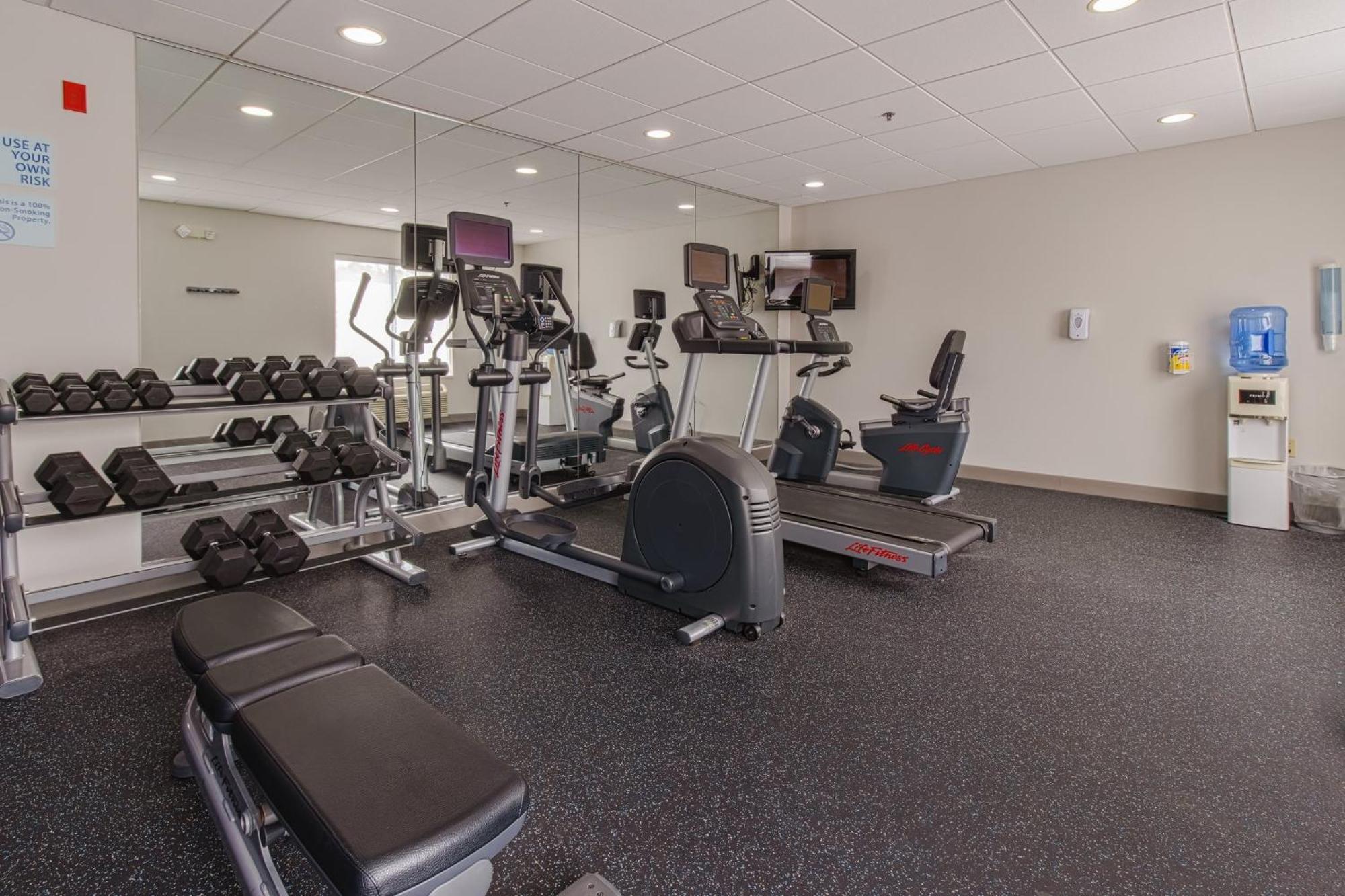 Holiday Inn Express Hartford-Newington By Ihg Екстер'єр фото