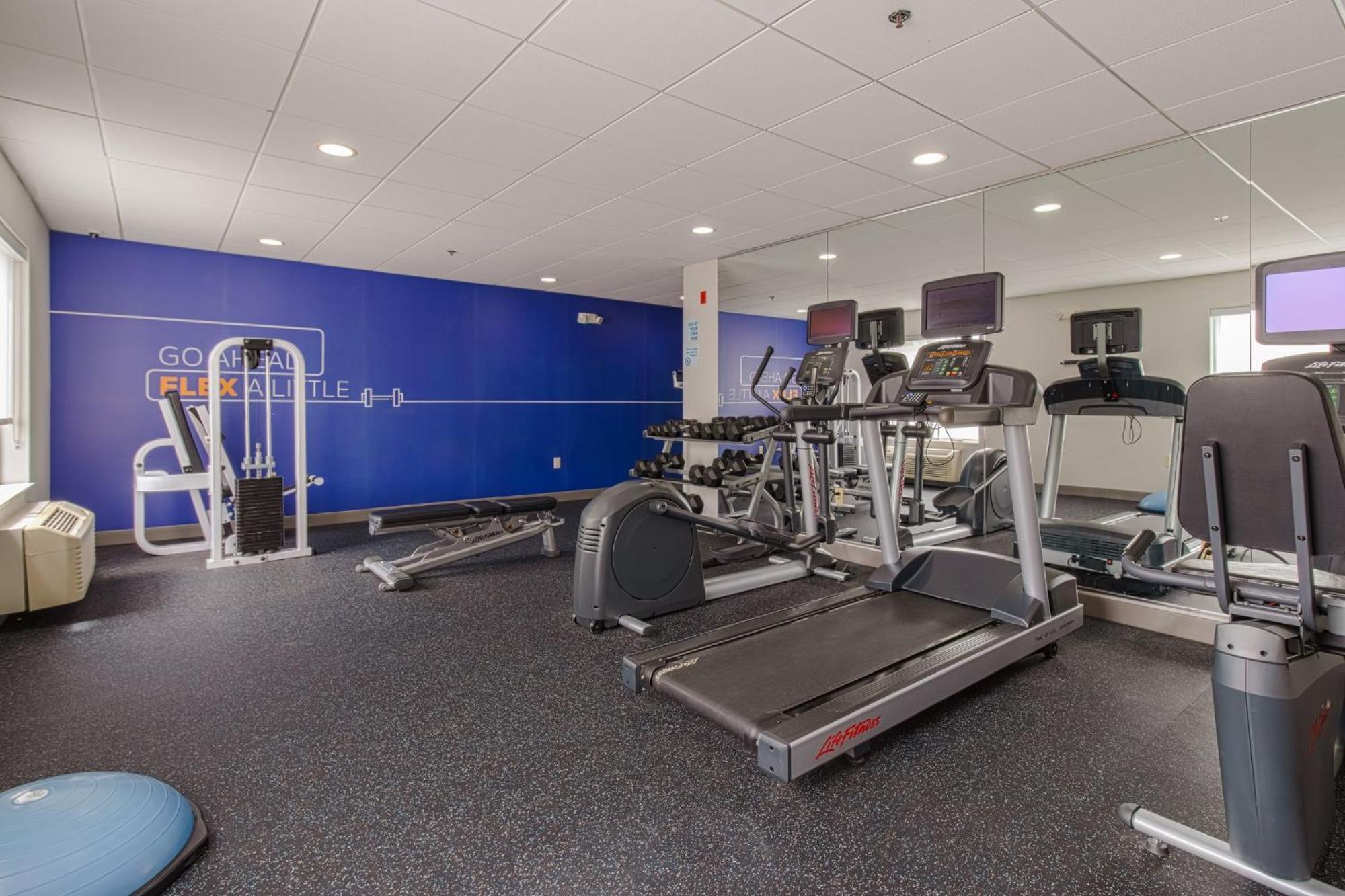 Holiday Inn Express Hartford-Newington By Ihg Екстер'єр фото