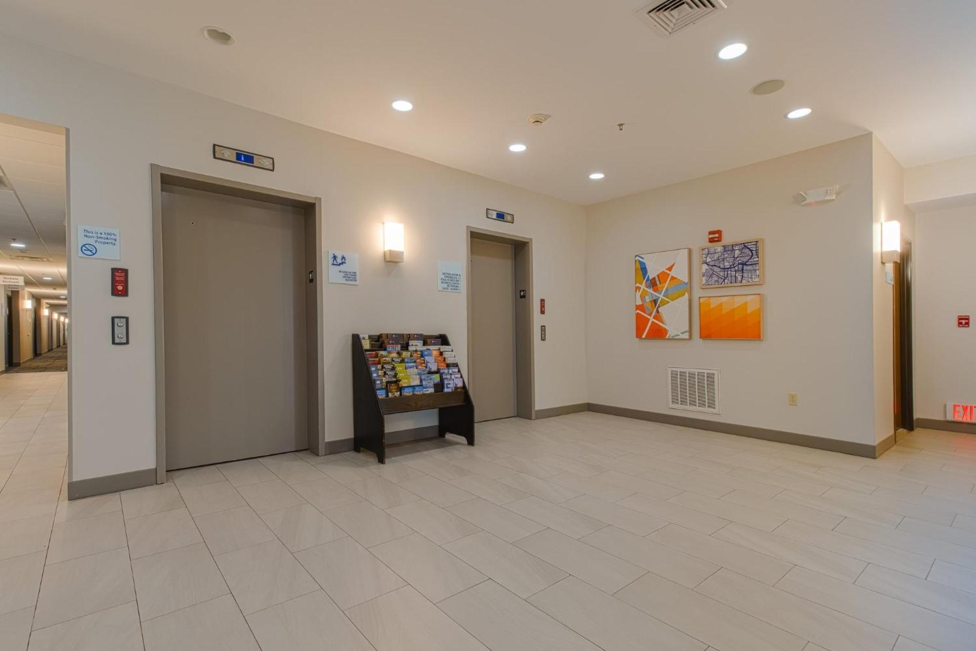 Holiday Inn Express Hartford-Newington By Ihg Екстер'єр фото