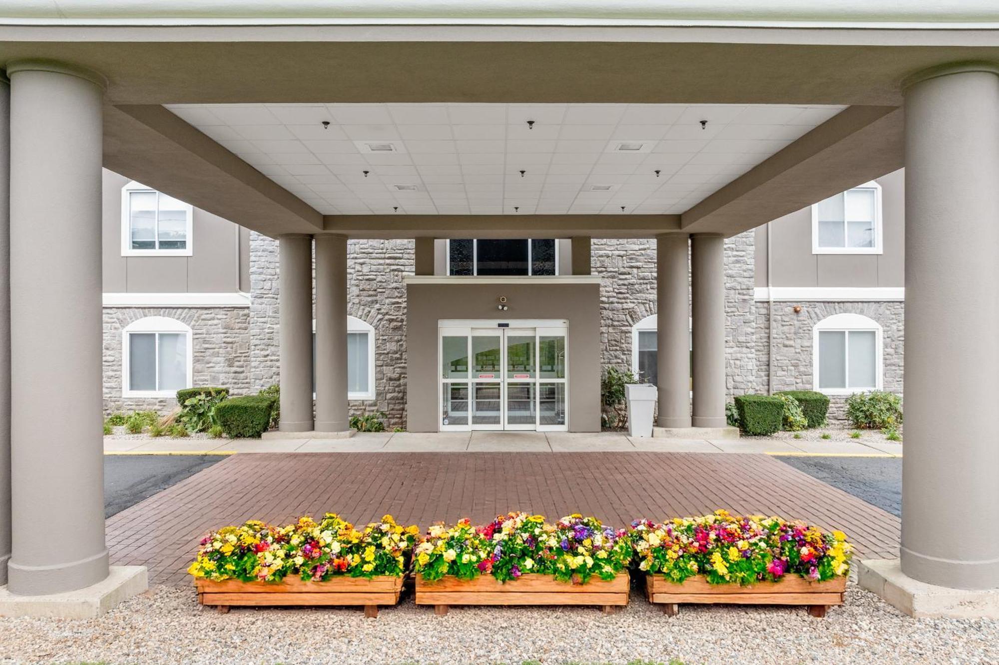 Holiday Inn Express Hartford-Newington By Ihg Екстер'єр фото
