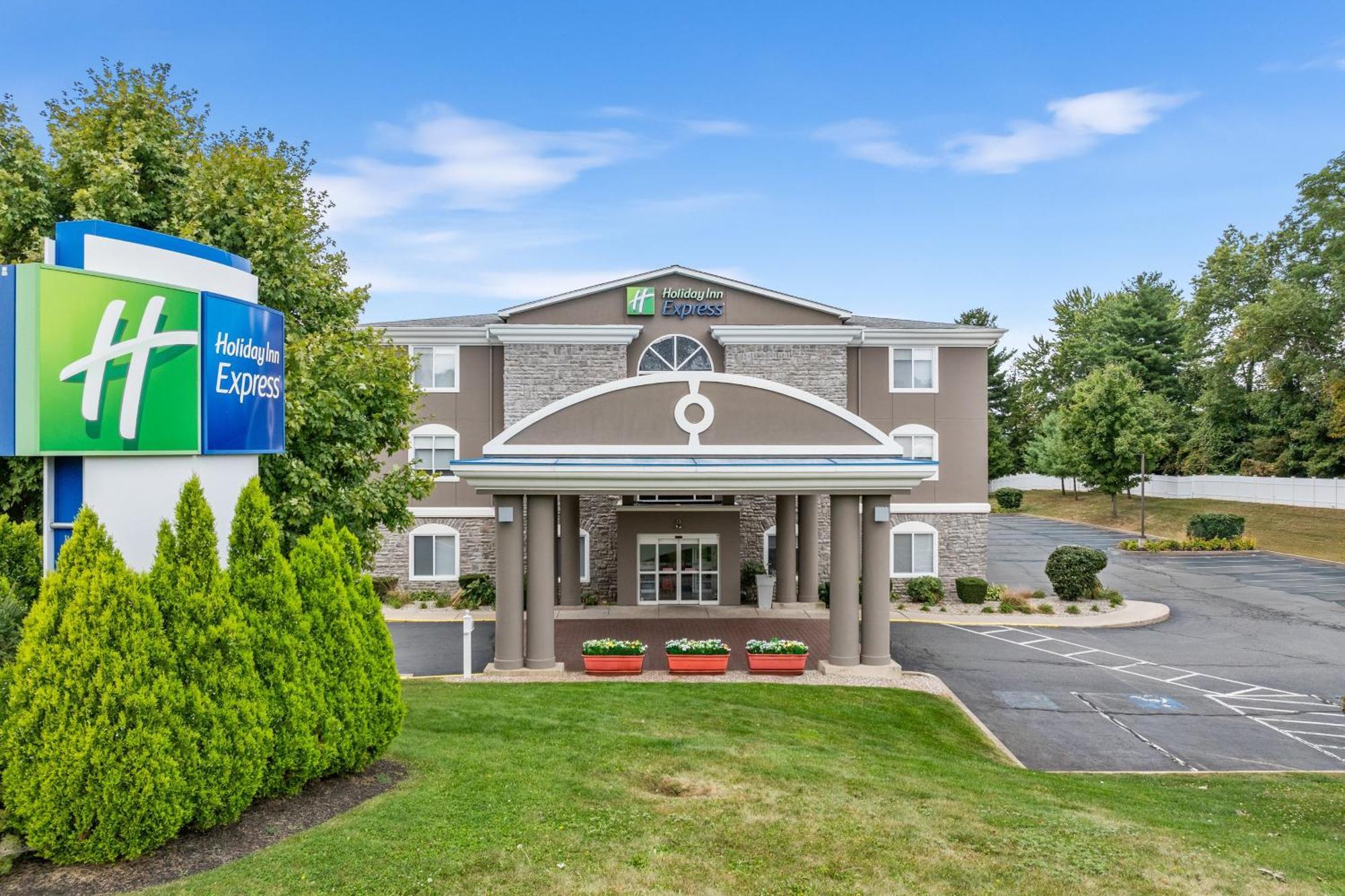 Holiday Inn Express Hartford-Newington By Ihg Екстер'єр фото