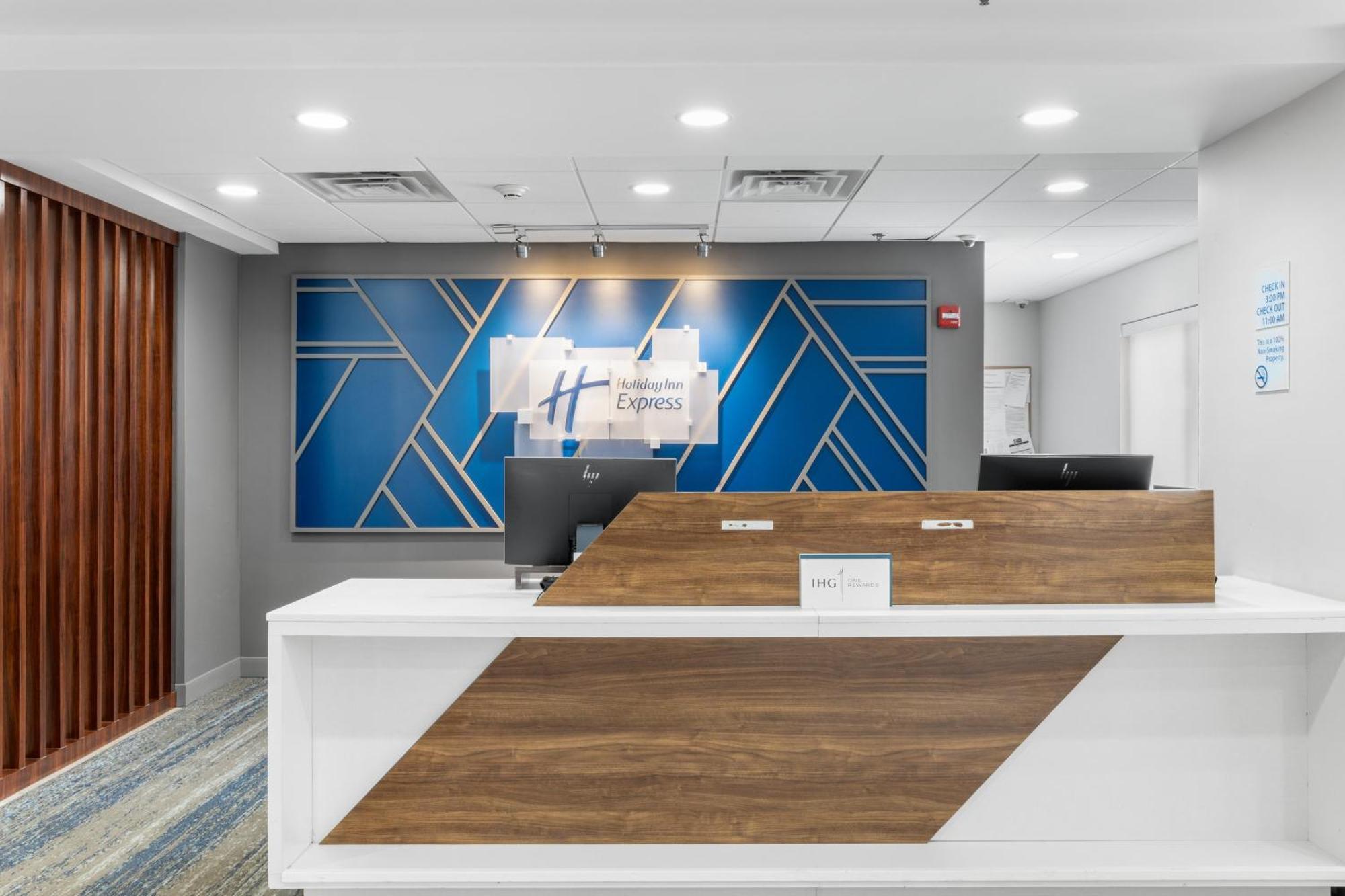 Holiday Inn Express Hartford-Newington By Ihg Екстер'єр фото