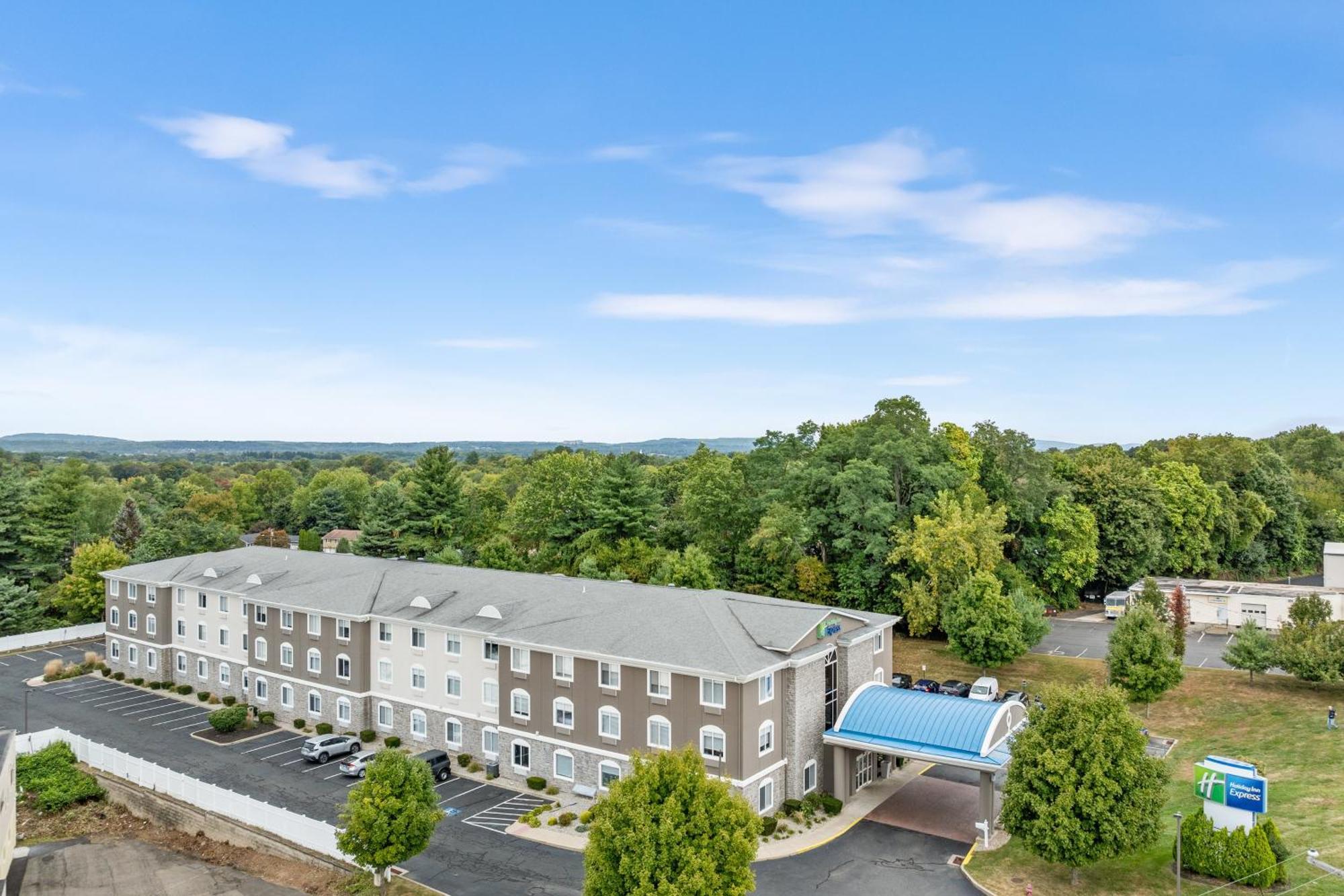 Holiday Inn Express Hartford-Newington By Ihg Екстер'єр фото
