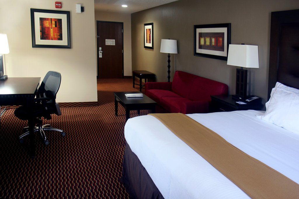 Holiday Inn Express Hartford-Newington, An Ihg Hotel Екстер'єр фото